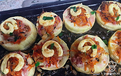 Украсьте блюдо зеленью перед подачей. Приятного аппетита!