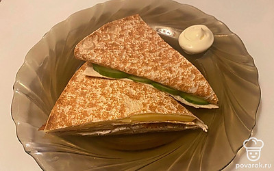 Подавайте блюдо с любимым соусом, так будет сочнее.