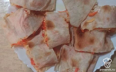 Нарежьте на кусочки. 