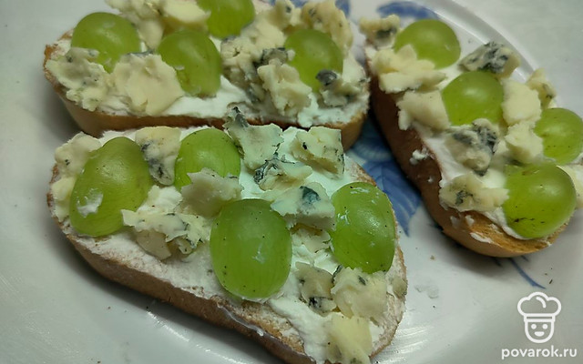 Бутерброды с сыром с голубой плесенью — Рецепт с фото