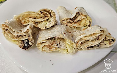 Нарежьте на порционные кусочки.