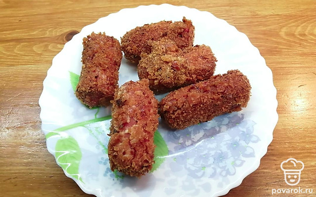 Сосиски в панировочных сухарях — Рецепт с фото