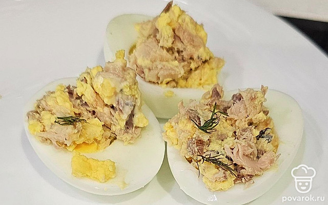 Фаршированные яйца с горбушей — Рецепт с фото