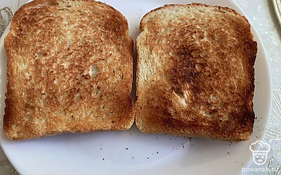 Хлеб подсушите в тостере.