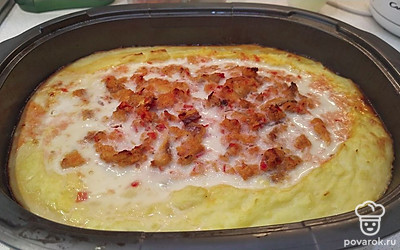 Перед подачей украсьте веточками петрушки.