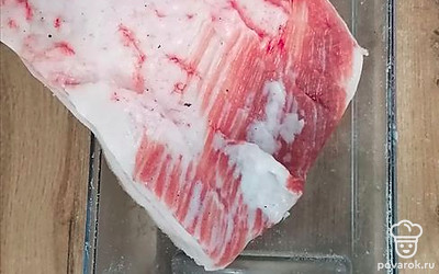 Возьмите сало с мясной прослойкой. 