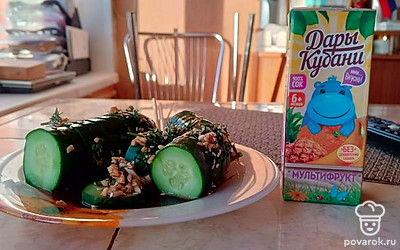 С салатом можно попить немного сока🐧❤
Приятного аппетита🩷