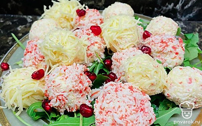 Перед подачей посыпать зернами граната.