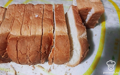 Сайку нарежьте на куски по 1,5-2 сантиметра. 