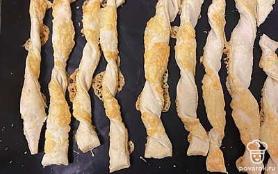 Выпекайте в духовке 20 минут при 180 градусах.