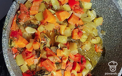 Тушим 40 минут, остужаем и пробиваем блендером. 