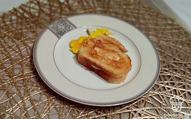 Горячий бутерброд с яйцом и сыром — Рецепт с фото