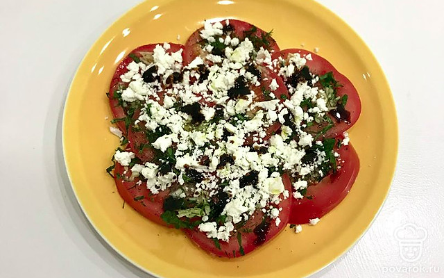 Чесночные помидоры с брынзой — Рецепт с фото