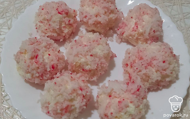 Крабовые закуски как «Рафаэлло» — Рецепт с фото