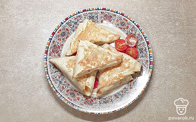 Конвертики из лаваша с сыром — Рецепт с фото