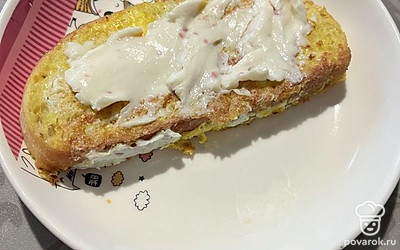 Можно подавать как самостоятельное блюдо. Можно намазать на гренки сливочный сыр!