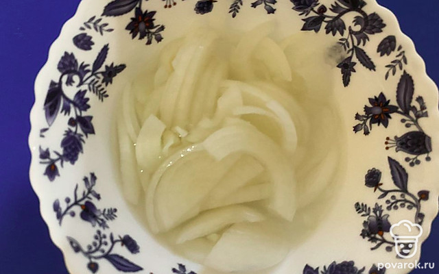 Маринованный белый лук за 30 минут — Рецепт с фото