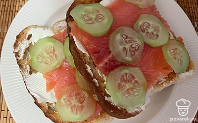 Подавайте тосты с кофе или чаем!