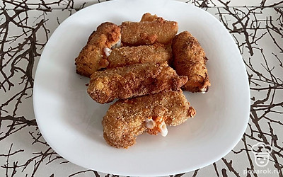 Обжаривайте со всех сторон до появления хрустящей золотистой корочки. Приятного аппетита.