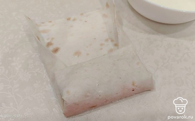 Заворачиваем рулетик.