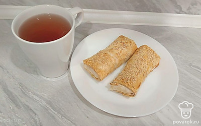 Подаем рулеты с чаем. Приятного аппетита!