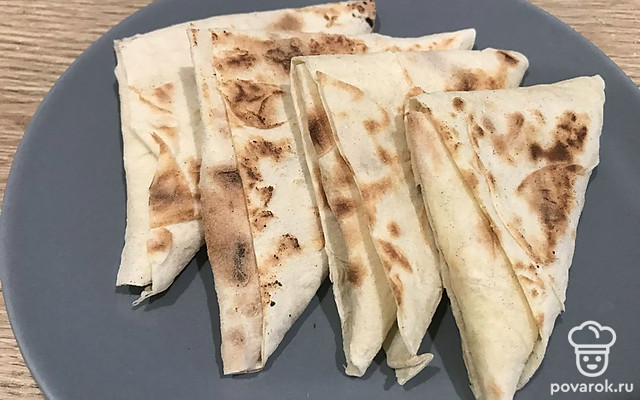 Лавашики с начинкой из отварного картофеля и сыра — Рецепт с фото