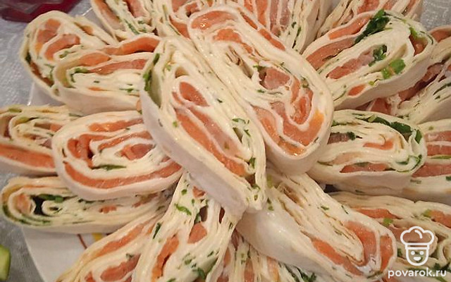 Легкая закуска из лаваша и рыбы — Рецепт с фото