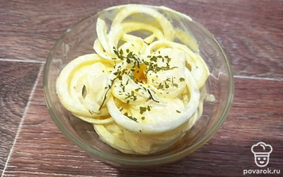 Перед подачей посыпьте сухой петрушкой.