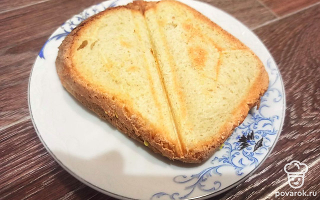 Горячие сэндвичи с яичным желтком и свежим огурцом — Рецепт с фото