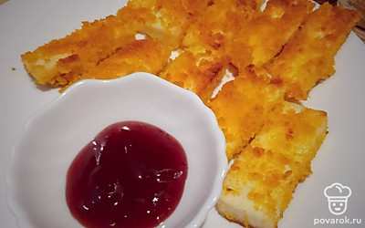 Подавайте с брусничным соусом.