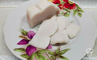 Сало готово. Можно есть. В рассоле сало хорошо хранится, но можно поместить его в морозилку. Приятного аппетита! 