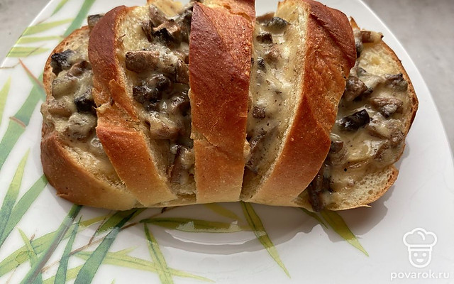 Грибной батон к завтраку — Рецепт с фото