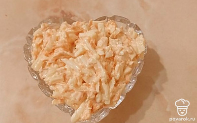 Выложить салат в красивую чашу. Закуска готова! 