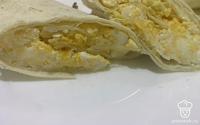 Яичница с сыром в лаваше — Рецепт с фото
