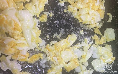 Вот такая должна получиться яичная масса.