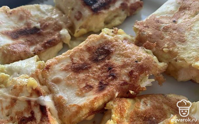 Жареные слойки с сыром и чесноком «Минутка» — Рецепт с фото