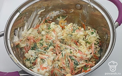 Смешать все ингредиенты, добавить майонез, перемешать.