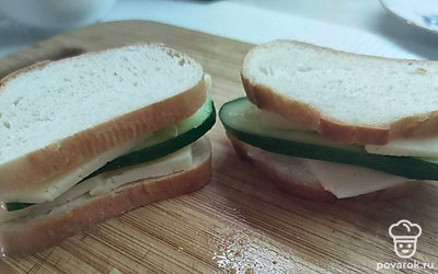 Соедините бутерброд.