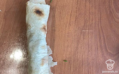 Сверните в рулетик. Готово.