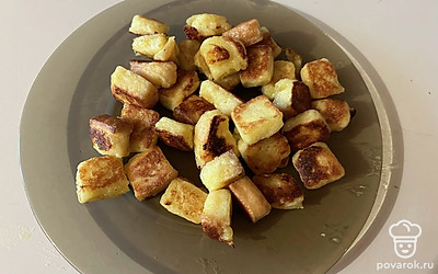 Подавайте к завтраку со сгущенкой. 