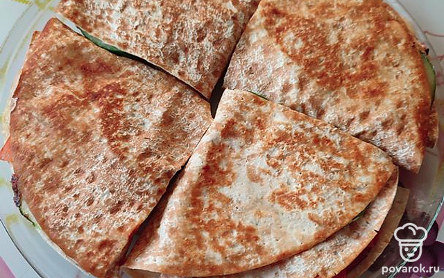 Треугольнички из лаваша на завтрак — Рецепт с фото