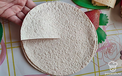 Сделать надрез (как на фото). 