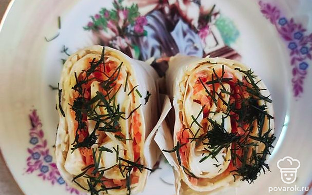 Рулет из лаваша с корейской морковью, яйцом и сыром — Рецепт с фото