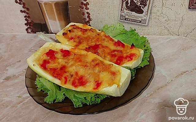 Лодочка из кабачка с овощами — Рецепт с фото