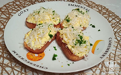 Посыпаем зеленью.