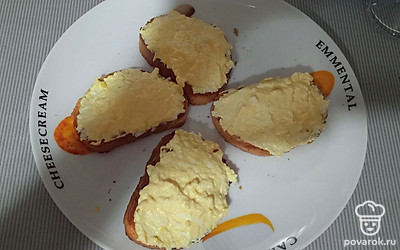 Намазываем полученную массу.