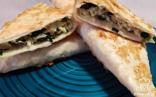 Пирожки из лаваша с луком и яйцом — Рецепт с фото