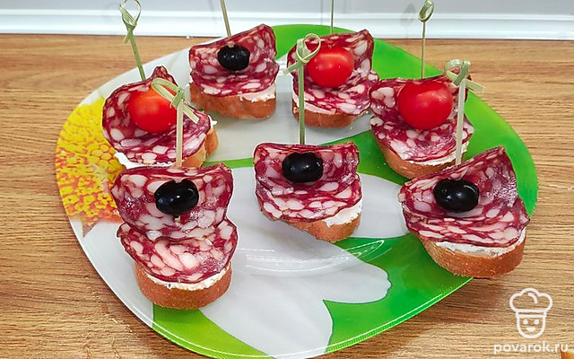 Канапе, мясная нарезка-ассорти — Рецепт с фото