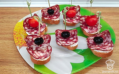 Подать на праздничный стол как холодную закуску.