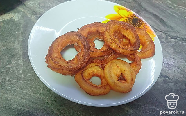 Луковые колечки со сметаной — Рецепт с фото